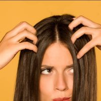 No gastes de más: el ingrediente de cocina que deja tu cabello sin caspa, saludable y con brillo por varias semanas
