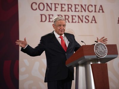 “Coyotes” buscaban registrar la marca Maya para vendérsela al gobierno: AMLO