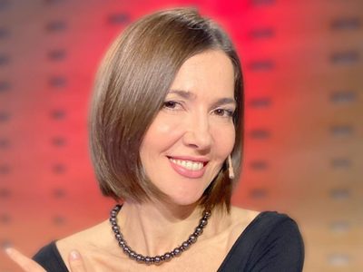 La flor más bella: Cristina Pérez apareció en el noticiero con este outfit primaveral y nos flechó