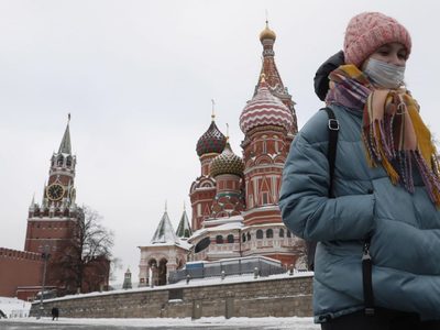 El otro frente de Rusia: en medio de las tensiones, se registró una nueva cifra récord de contagios