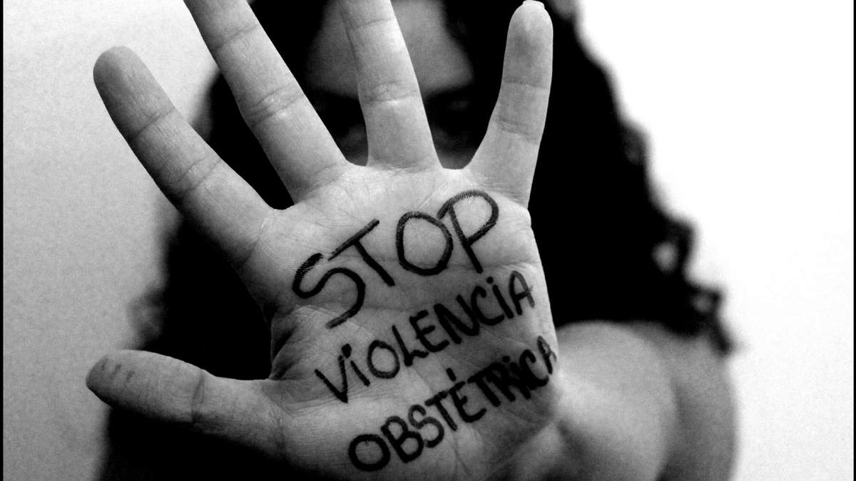 Violencia obstétrica en El Salvador. Fuente: (Twitter)