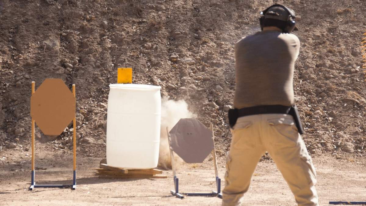 Desde la mayoría de edad se podrá portar armas. Fuente: (X)