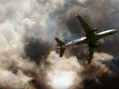 Demoras y cancelaciones en Aeroparque y Ezeiza por mal tiempo
