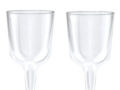 No las tires: transformá las copas rotas y botellas de plástico en estas divinas lámparas para tu casa