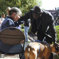 Traigan a sus mascotas a la iglesia, dice sacerdote haitiano, "no me las voy a comer"