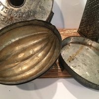 No tires las tarteras oxidadas que tenés en casa, mirá el hermoso organizador que podés hacer para la cocina