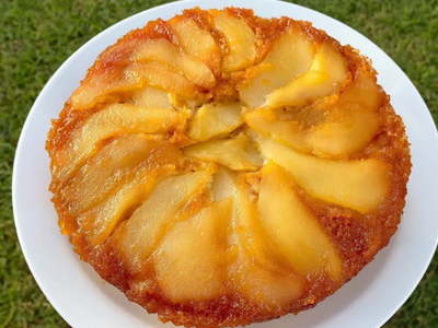 Torta invertida de peras: la más rica, fácil y económica para acompañar unos buenos mates