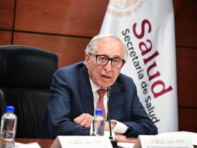 SSA creará más de 5 mil plazas para parteras para promover el parto natural y acompañado
