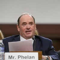 Nueva baja en el gabinete de Trump: el secretario de Marina deja su cargo