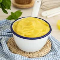 Crema pastelera de limón: la receta fácil con un truco para que salga bien cremosa