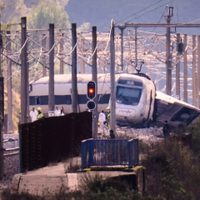 Número de muertos en descarrilamiento de trenes en España aumenta a 39