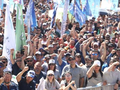 La asamblea de trabajadores petroleros que podía haber decidido un paro fue suspendida "hasta nuevo aviso"