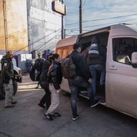 Migración detiene a 21 vietnamitas que intentaron llegar a EU cruzando Tijuana