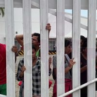 Migrantes centroamericanos acusan insalubridad, pésima comida y malos tratos en albergue de Villahermosa