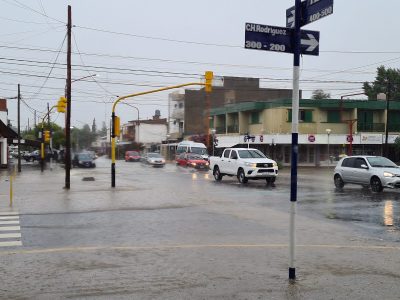 Fuertes lluvias en Neuquén: ya cayó la mitad de agua prevista para el año