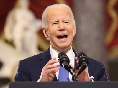 “Su ego le importa más que nuestra democracia”: Joe Biden acusó a Trump de crear una red de mentiras