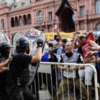 El Gobierno responsabilizó a la Ciudad por los incidentes en el velatorio de Diego Maradona