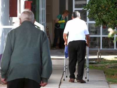 "Los geriátricos en la mira": preocupa la situación de los abuelos frente al coronavirus