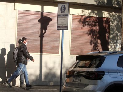 Ni a sacar a pasear al perro: La municipalidad neuquina, estricta con el aislamiento por coronavirus