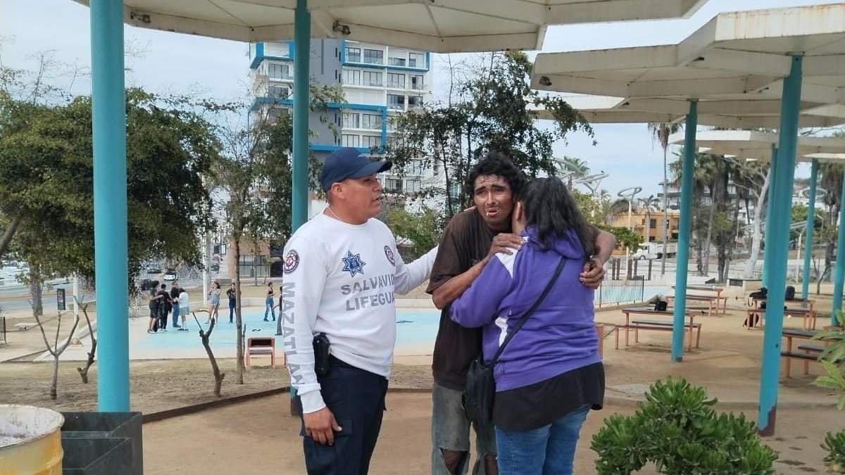 Alejandro deambulaba por Mazatlán