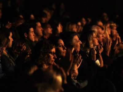 Después del escándalo, una obra teatro está al borde de dejar Mar del Plata
