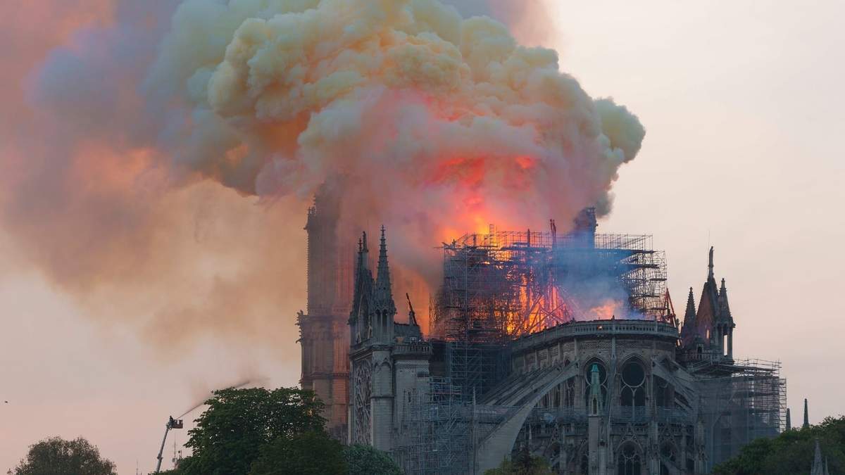 El incendio en Notre Dame. Luto global
