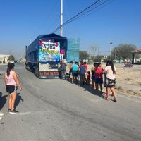 En un jaripeo de Guanajuato recolectan agua embotellada para ayudar a Nuevo León