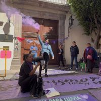 Colectivo de mujeres protesta ante la Secretaría de Gobierno en Querétaro (Video)
