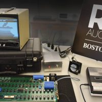 Subastan desde 50 mil dólares una computadora Apple I original que aún funciona