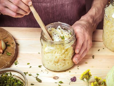 Chucrut casero: receta fácil y riquísima de este poderoso alimento que cuida tu salud