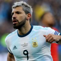 Agüero solidario contra el coronavirus, desafió virtualmente a otra estrella del deporte argentino