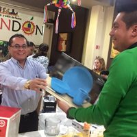 Exdiputado vinculado a Los Ardillos agasaja a periodistas con dinero y comida
