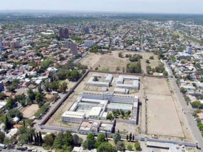Crece el temor entre los vecinos por el abandono del predio de la U9