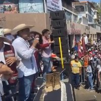 En acto multitudinario en Acapulco, Salgado Macedonio critica "hostigamiento" del INE