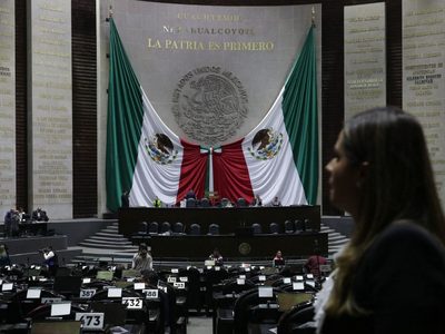 Diputados aprueban permiso de paternidad de 20 días laborables con goce de sueldo