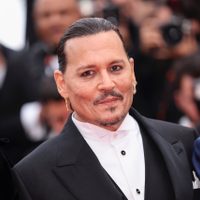 Johnny Depp se vuelve el centro de la atención en el arranque del Festival de Cannes