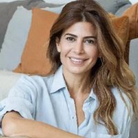 Juliana Awada enseña cómo combinar los dos accesorios que no pueden faltar en tus looks de primavera