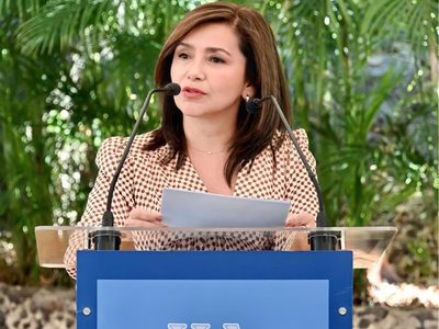 Viridiana Aideé León Hernández se convierte en la primera rectora de la UAEM