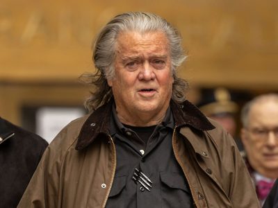 Steve Bannon, exasesor de Trump, se declara culpable de fraude y desvío en el muro con México