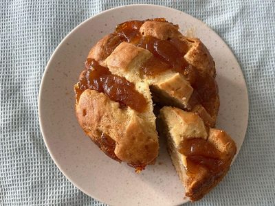 Budín matero con trozos de membrillo: extra esponjoso y perfecto para picotear en casa en estos días tan helados