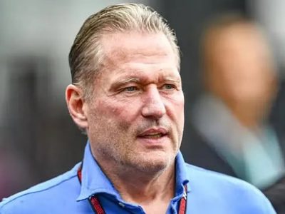 “Es un cobarde”: Jos Verstappen responde a declaraciones del padre de "Checo" Pérez
