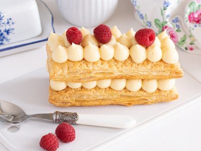 Milhojas: la receta del hojaldre más crujiente y rico, en una versión exprés, fácil y muy rendidora