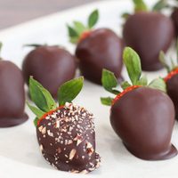 Conitos de frutilla con chocolate: una delicia que vas a querer disfrutar en tu próxima merienda dulce