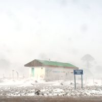 Rutas provinciales y pasos internacionales están cortados por las nevadas