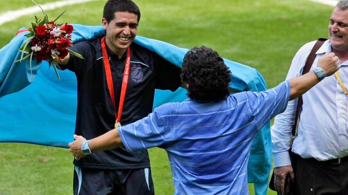 Riquelme y Maradona. Fuente: (Instagram)