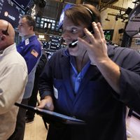 Wall Street se hunde por guerra comercial de Trump