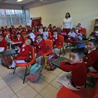 Peña Nieto defiende acciones en sector educativo