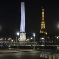 Las calles estuvieron desiertas en París después del toque de queda: fotos