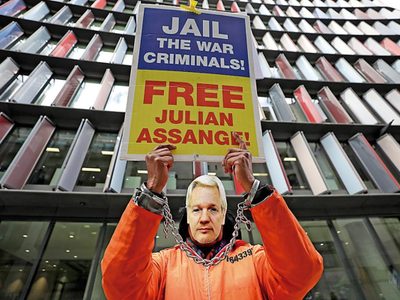 Abogados de Julian Assange denuncian a la CIA por "espiar ilegalmente sus conversaciones"