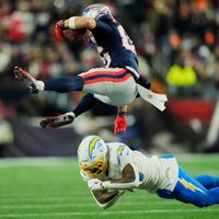 Maye lanza pase de anotación al final y la defensiva de Patriots domina a Chargers